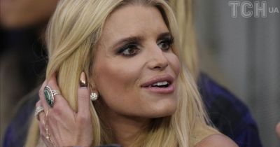 Секреты стиля Джессики Симпсон: как певица и актриса покоряет модный мир