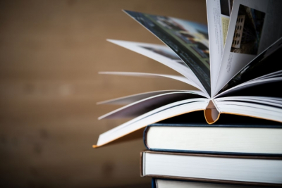 Лучшие книги, фильмы и музыка для новогодних каникул по версии "30 до 30"