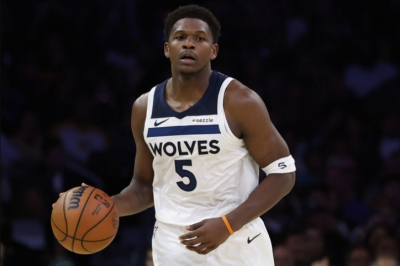 Энтони Эдвардс стал третьим самым молодым игроком в истории НБА, преодолев отметку в 10 000 очков