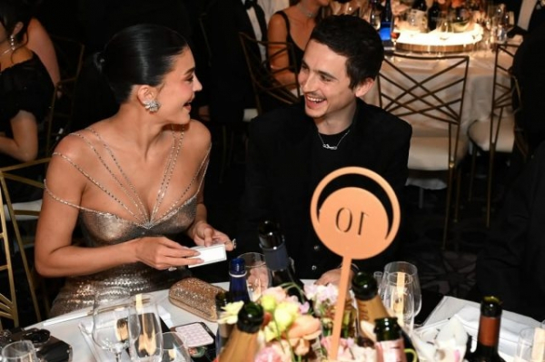 Звезды на премии "Золотой глобус &ndash; 2026": Леонардо ДиКаприо, Селена Гомес, Бенни Бланко, Кайли Дженнер и Тимоти Шаламе