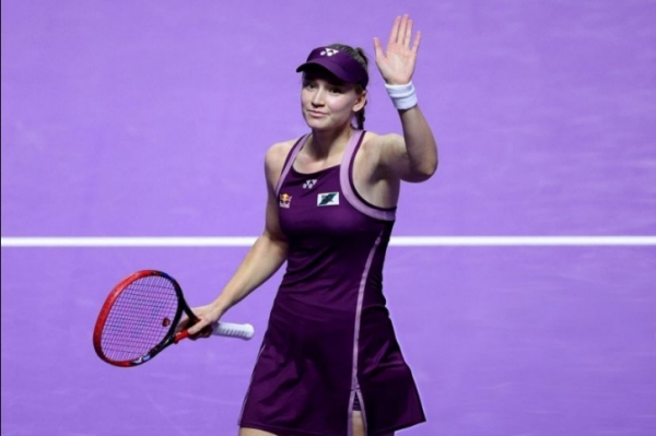 Рыбакина победила Швёнтек на Итоговом турнире, разгромив в решающем сете 6:0