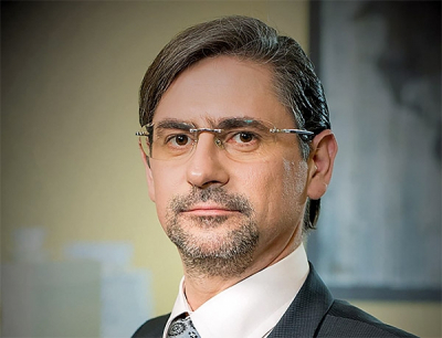 За кулисами съемок с Алексеем Родиным: как фотограф PEOPLETALK ретуширует звезды и какие просьбы его раздражают