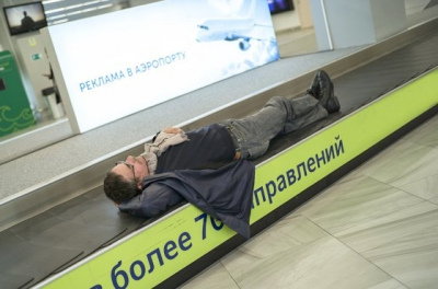 Задержанных в Хабаровске пассажиров отправят в Москву резервным рейсом