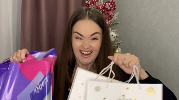 Теги: #КраснаяПлощадь #НовыйГод2026 #Москва #МосковскийТранспорт #ГУМКаток #НовогодниеСалюты #МЦК #МЦД #НовыйГод #Безопасность #ТранспортныеИзменения #НовогодниеМероприятия