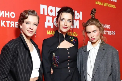 Звезды на выходе: Виктория Исакова в черном, редкая Татьяна Догилева и "вампирская" Юлия Хлынина