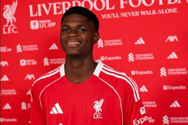 "Ливерпуль" подписал 18-летнего защитника